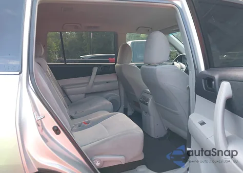 2012 Toyota Highlander Base V6 из США, поврежденный, VIN 5TDZK3EH1CS071789